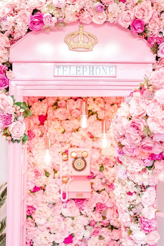 Lash spa pink phone booth