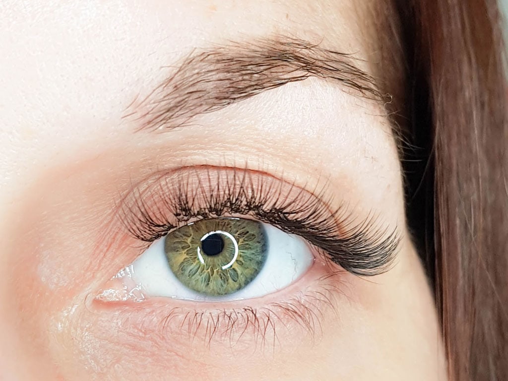 light eyelash extensions